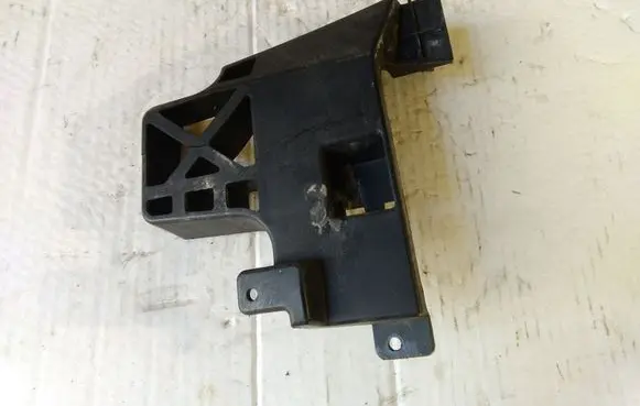 Mazda 3 I Front bumper mounting bracket BP4L 502B1
