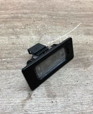 Audi A4 S4 B6 8E 8H Number plate light 8T0943021 L05