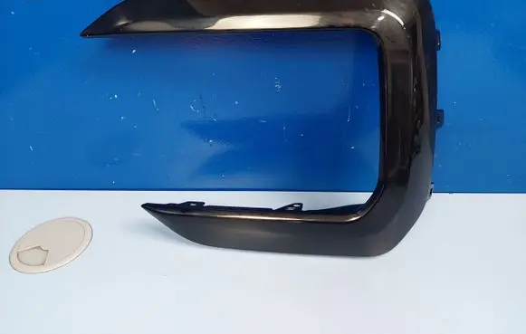 Front fog light trim/grill