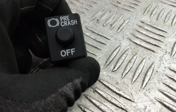 Lexus LS 460 - 600H Tailgate opening switch 15A257