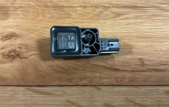 Opel Insignia A Airbag deployment crash/impact sensor 13502341