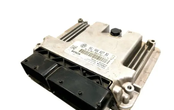 Volkswagen Golf VII Engine control unit/module 06J906027BG 06L907309A 0261S06957