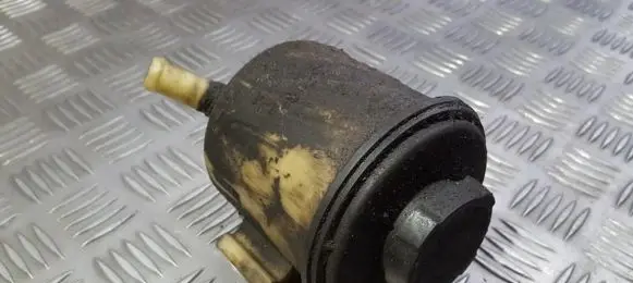 Nissan Almera N16 Power steering fluid tank/reservoir
