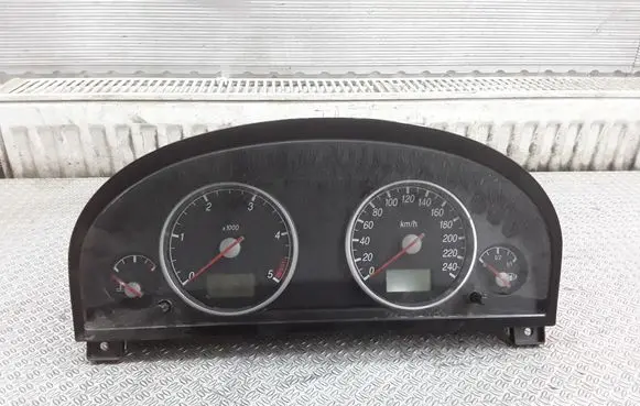 Ford Mondeo Mk III Speedometer (instrument cluster) 1S7F110841