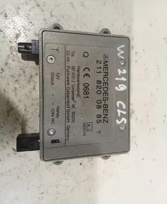Mercedes-Benz CLS C219 Bluetooth antenna 2118200885 09701212