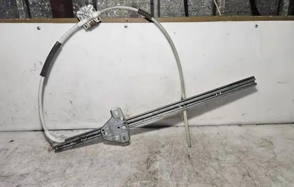 Renault Master II Front door manual window regulator 