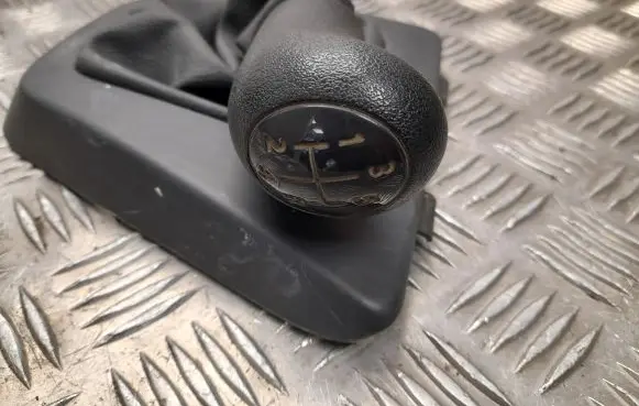 Dacia Lodgy Gear lever shifter trim leather/knob 969358077R
