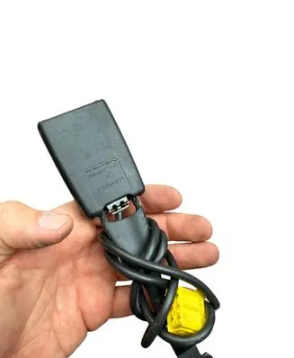 Mercedes-Benz S W220 Front seatbelt buckle 2208601069 A2208601069