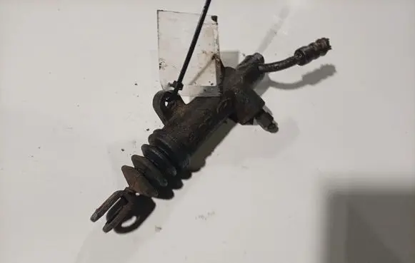 Hyundai Santa Fe Clutch master cylinder