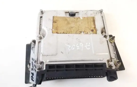 Peugeot 406 Engine control unit/module 9635156580 0281001977