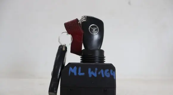 Mercedes-Benz ML W164 Ignition lock 1645450708