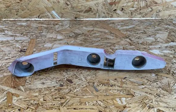 Ford Focus Front bumper mounting bracket 4M51-17D959-AF R0860