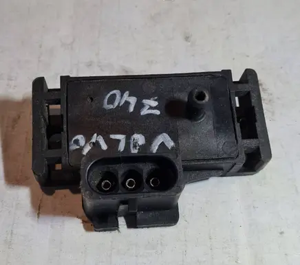 Volvo 740 Air pressure sensor 8760251