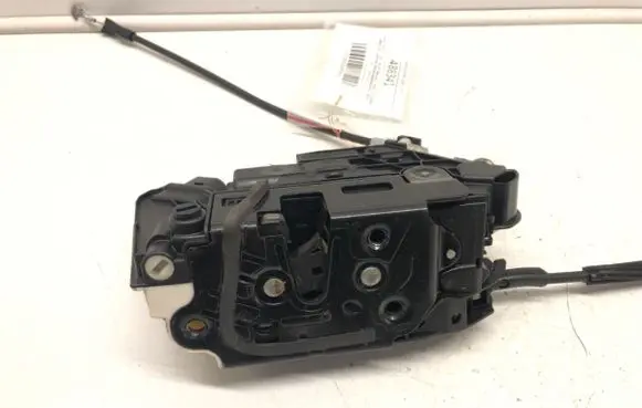 Volkswagen PASSAT CC Rear door lock 5N0839015H