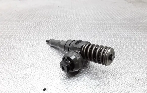 Fuel injector