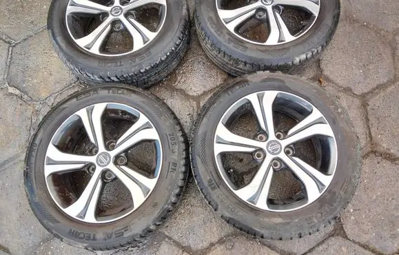 Nissan Pulsar R16 alloy rim 