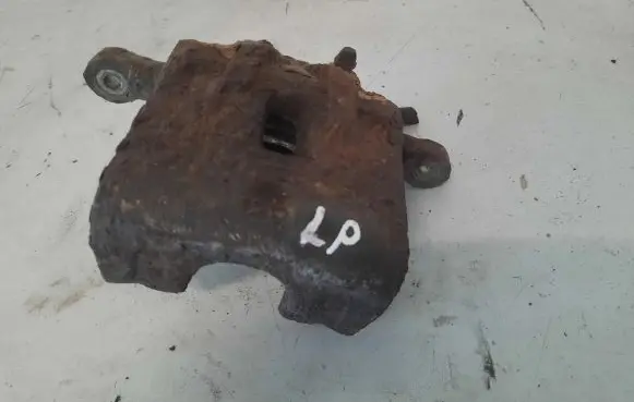 KIA Carens I Front brake caliper