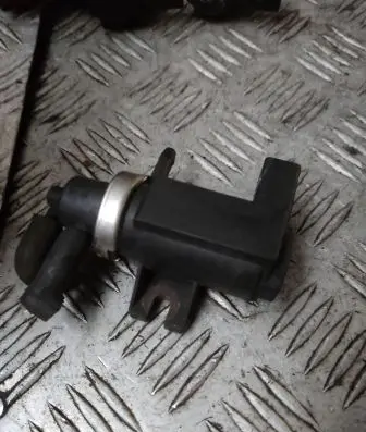 Volkswagen PASSAT B6 Turbo solenoid valve 1j0906627