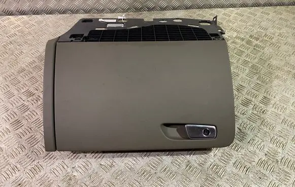 Audi Q5 SQ5 Glove box