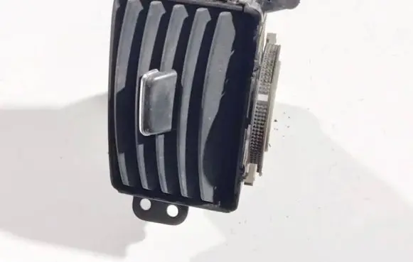Toyota Corolla Verso AR10 Dash center air vent grill 5565064010 55650-64010