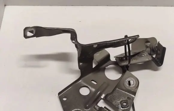 BMW 8 G16 Fender mounting bracket 41358492949
