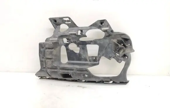Volvo V60 Front bumper mounting bracket 31323841