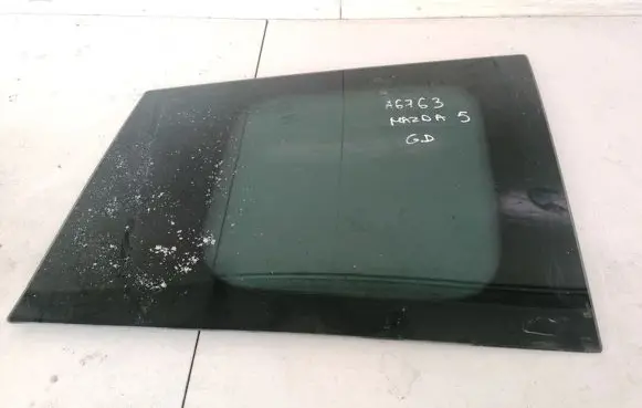 Mazda 5 Rear side window