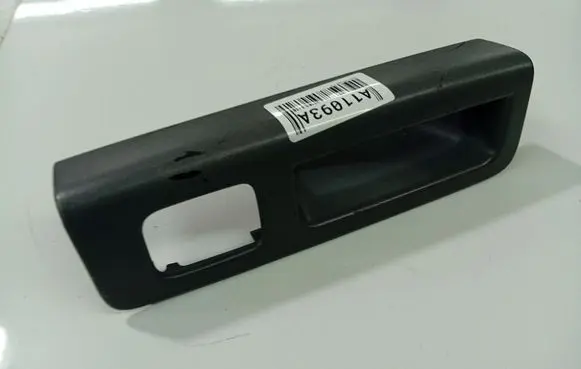 Volvo V50 Front door window switch trim 8679477