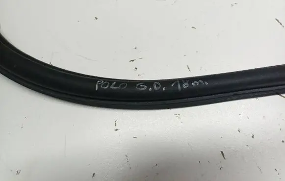 Rear door rubber seal (on body)