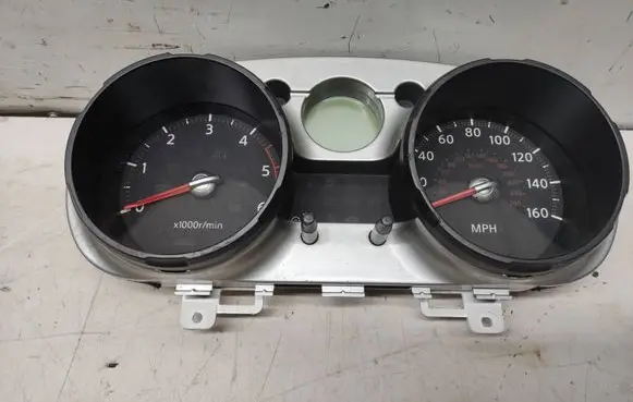 Nissan Qashqai Speedometer (instrument cluster) JD560 7503988