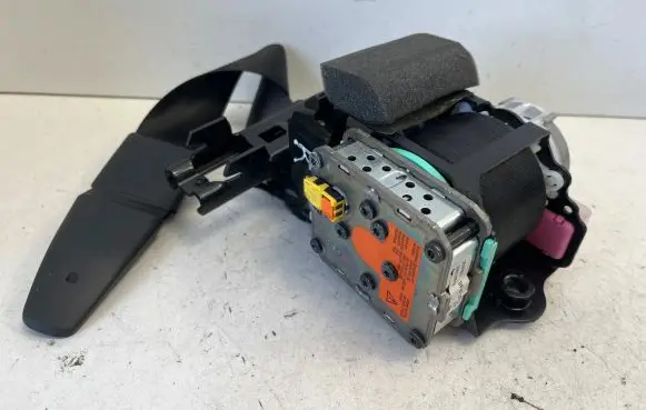 Audi A6 S6 C7 4G Front seatbelt 4G8857706D