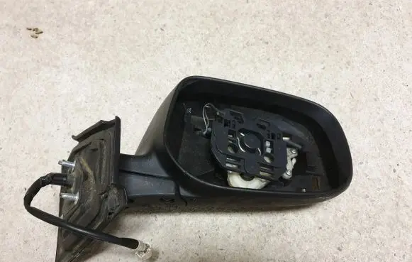 Toyota Yaris Manual wing mirror 879100D260