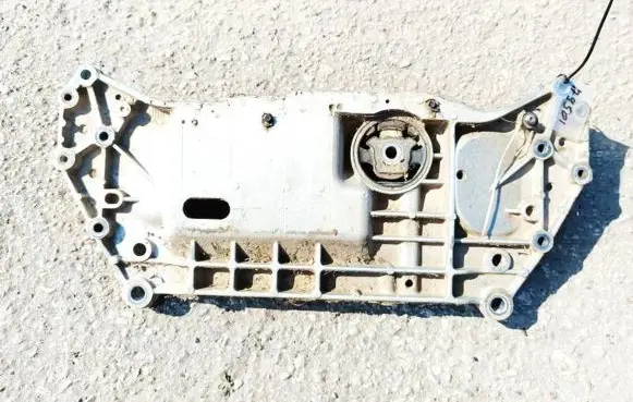 Volkswagen Touran I Front subframe