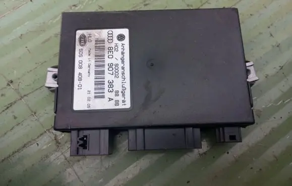 Volkswagen Touran I Tow bar trailer control unit/module 8E0907383A 5DS00840801 S0002