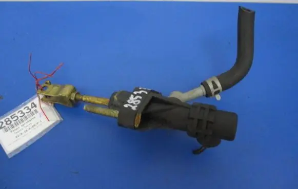 Toyota Yaris Verso Clutch master cylinder