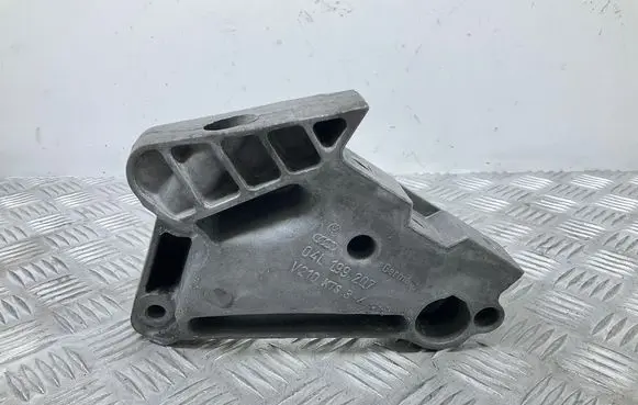 Audi A3 S3 8V Engine mounting bracket 04L199207