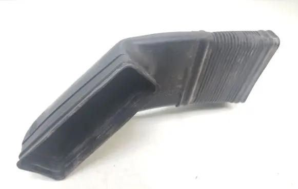 Volkswagen PASSAT B5.5 Air intake duct part 3B0129617D