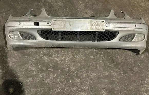 Mercedes-Benz E W211 Front bumper