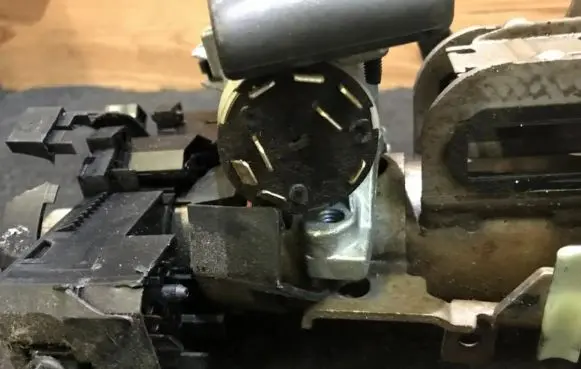 Volkswagen PASSAT B5 Ignition lock contact 