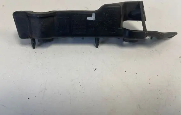 Audi A5 Sportback 8TA Front bumper mounting bracket 8T0807283e