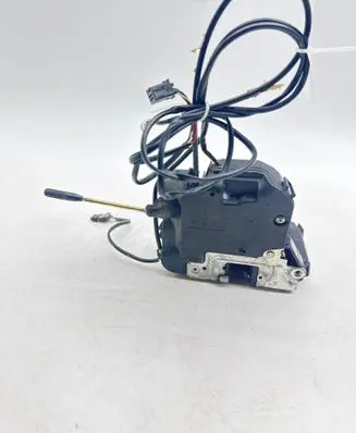 Mercedes-Benz C W203 Front door lock 2037200135 A2037200135
