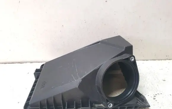 KIA Sportage Air filter box 1008889A