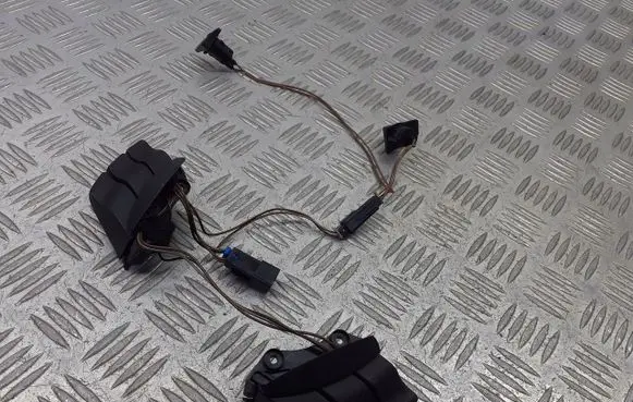 Opel Corsa C Steering wheel buttons/switches 24459850