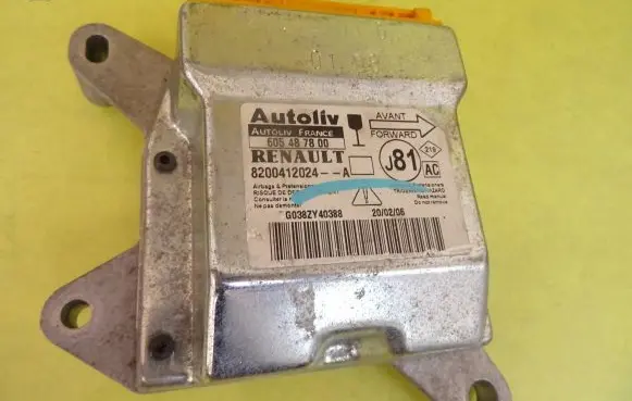 Renault Espace - Grand espace IV Airbag control unit/module 605487800 8200412024--A