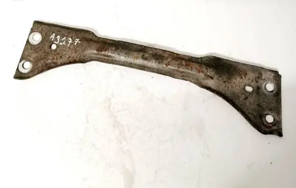 Volkswagen Golf V Engine mounting bracket