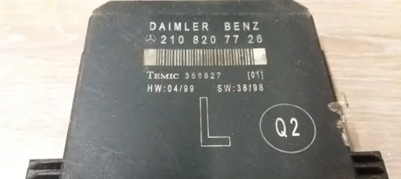 Mercedes-Benz E W210 Door control unit/module 2108207726