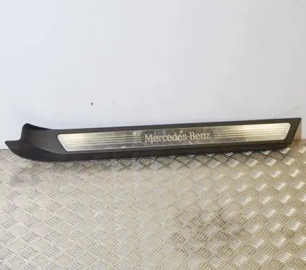 Mercedes-Benz E A207 Front sill trim cover A2076800074