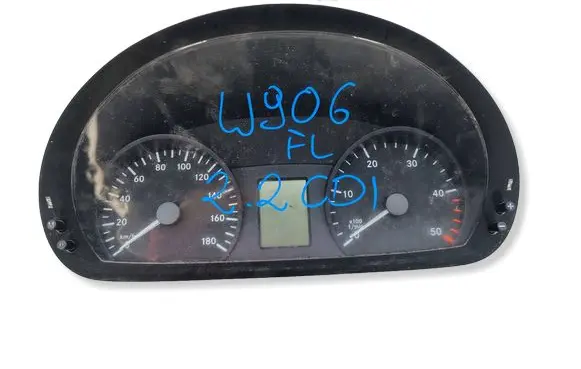 Mercedes-Benz Sprinter W906 Speedometer (instrument cluster) A9069006902