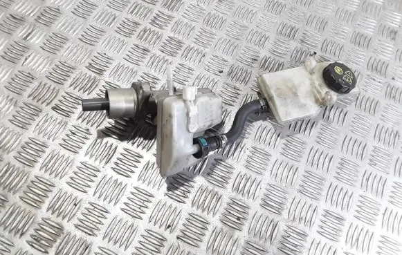 Master brake cylinder