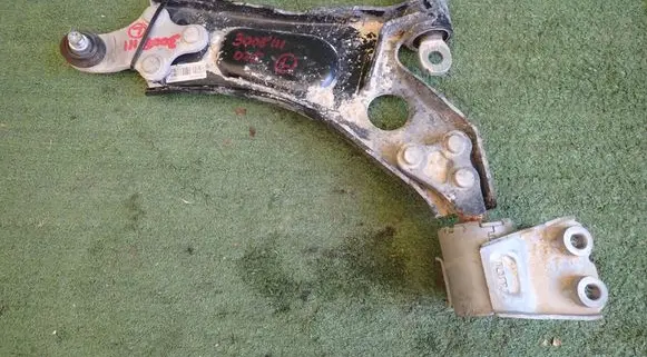 Peugeot 3008 III Front lower control arm/wishbone 